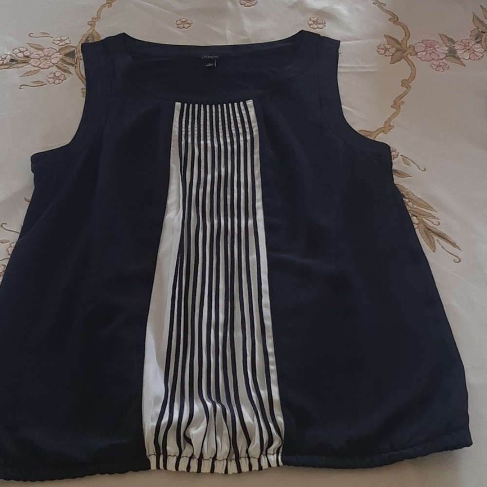Ann Taylor shirt size medium